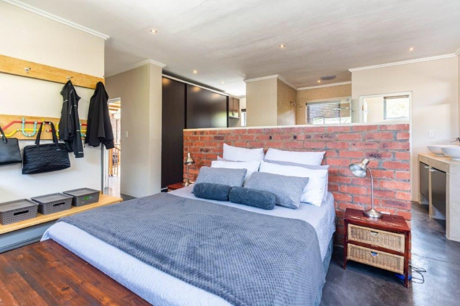 3 Bedroom Property for Sale in Vredehoek Western Cape